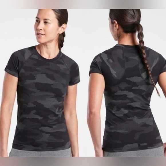 NWT Athleta Black Camo Momentum Tee Athletic Unstinkable Short Sleeve SizeXS S M - Picture 1 of 15